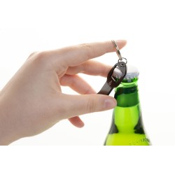 Biropi přívěšek na klíče s otvírákem na láhve