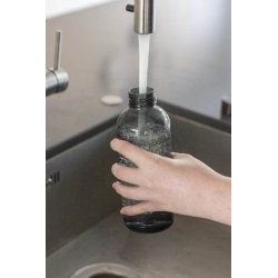 Nepropustná lahev s kovovým uzávěrem