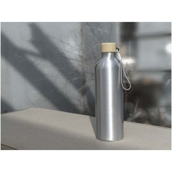 Malpeza 1000ml láhev na vodu z RCS certifikovaného recyklovaného hliníku